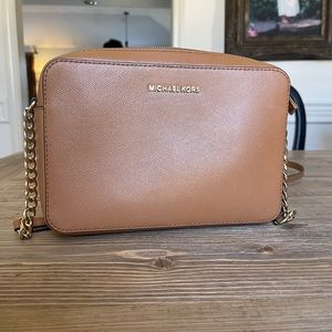 Michael Kors Jet Set item Large Tan Crossbody